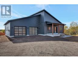 19115 LOYALIST PARKWAY, Prince Edward County, Ontario