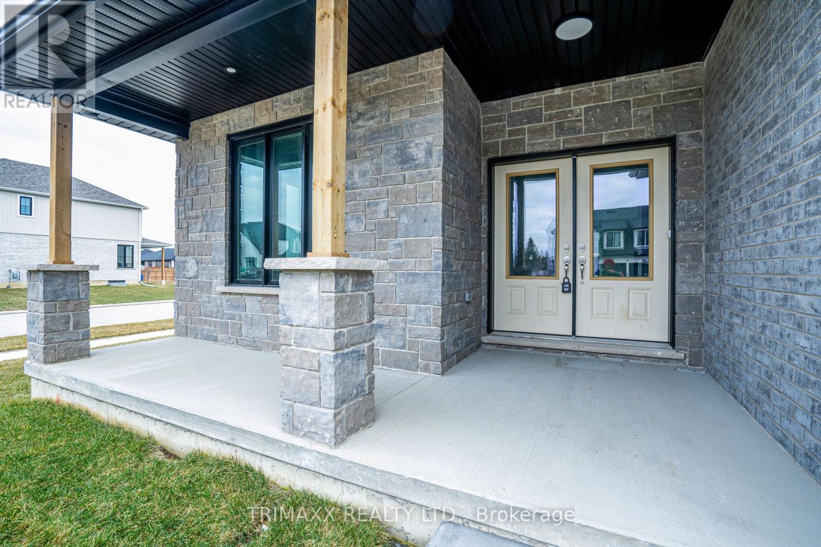 Welcome to this stunning executive custom-built home located in a family-friendly neighborhood in the charming town of Thorndale. Offering over 3,100 sq. ft. of above-grade living space, this modern residence features an open-concept kitchen with quartz countertops, white cabinetry with black hardware, a walk-in pantry, and stainless steel appliances. The home includes 4 spacious bedrooms and 3.5 bathrooms, including a luxurious primary suite with a large walk-in closet and 5-piece en-suite, a second bedroom with double closets and a private 4-piece bath, and two additional bedrooms with walk-in closets sharing a stylish Jack & Jill bathroom. Enjoy engineered hardwood flooring in the living and family rooms, a bright open living/dining area, and the convenience of second-floor laundry. The unfinished basement includes large windows and a separate side entrance, offering great potential for future development. Perfect for families of any size, this home is a must-see  don't miss the opportunity to make it yours! (id:48254)