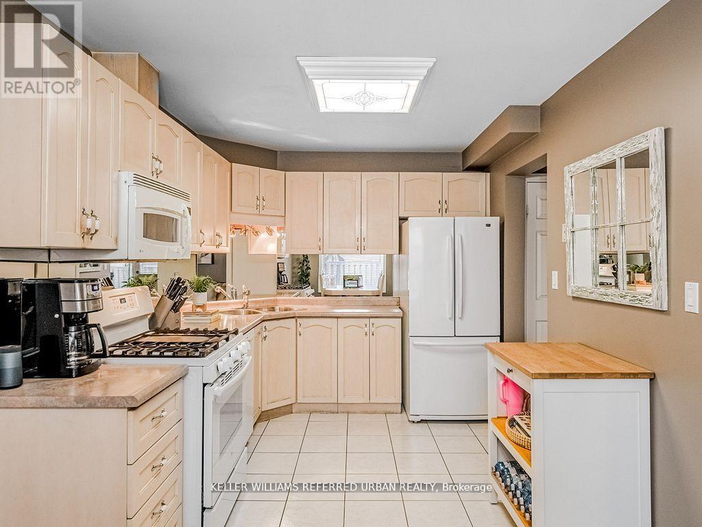 1166 Upper Wentworth Street E, Hamilton, Ontario  L9A 5G2 - Photo 11 - X12457438