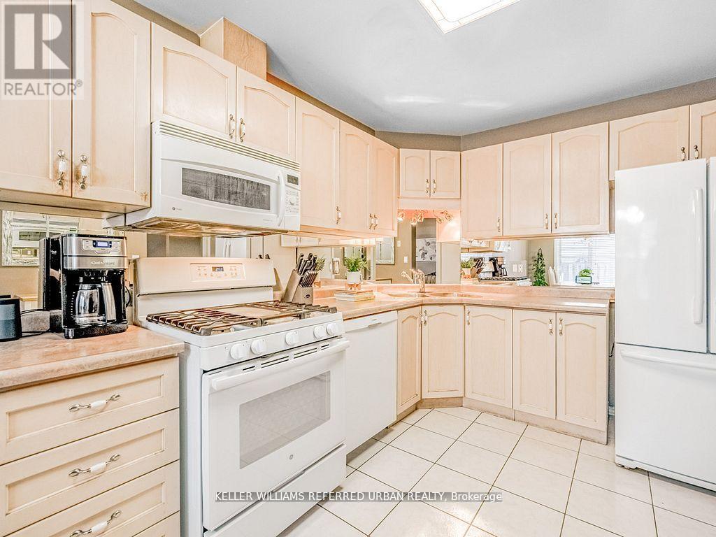 1166 Upper Wentworth Street E, Hamilton, Ontario  L9A 5G2 - Photo 12 - X12457438