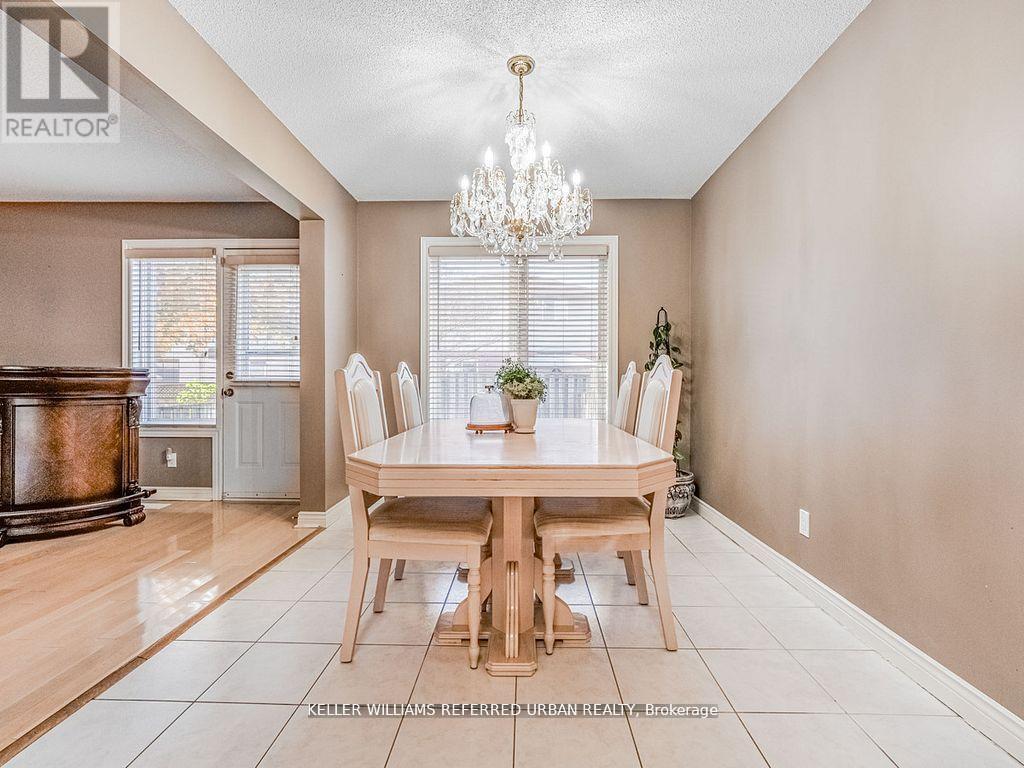 1166 Upper Wentworth Street E, Hamilton, Ontario  L9A 5G2 - Photo 17 - X12457438