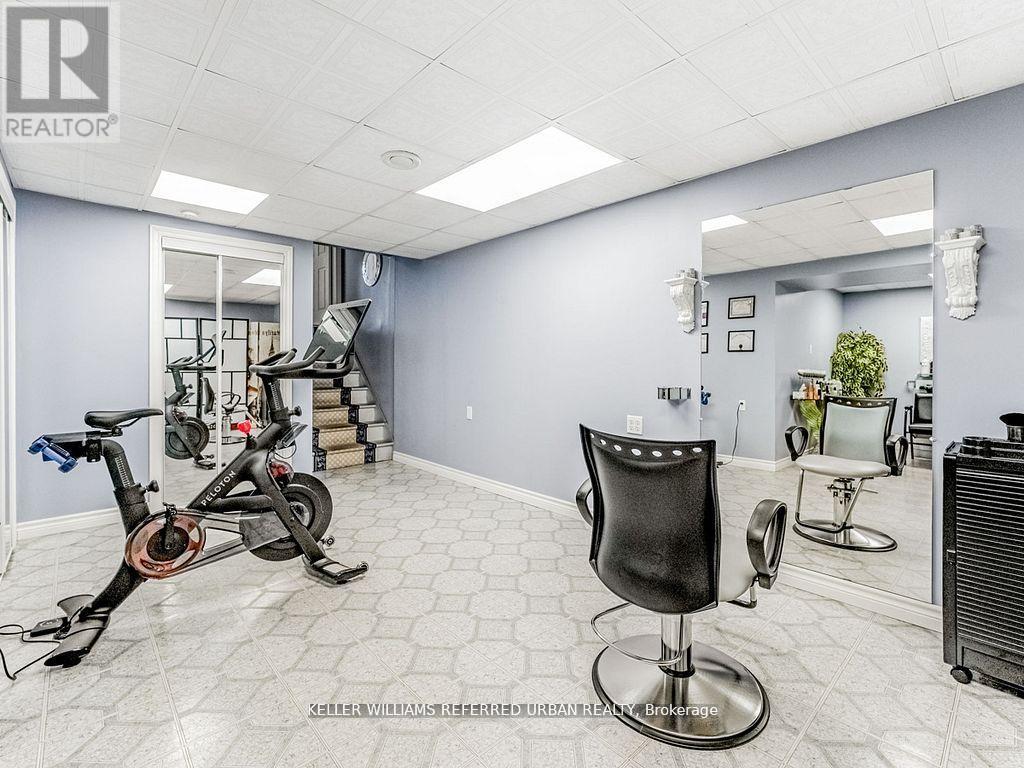 1166 Upper Wentworth Street E, Hamilton, Ontario  L9A 5G2 - Photo 26 - X12457438
