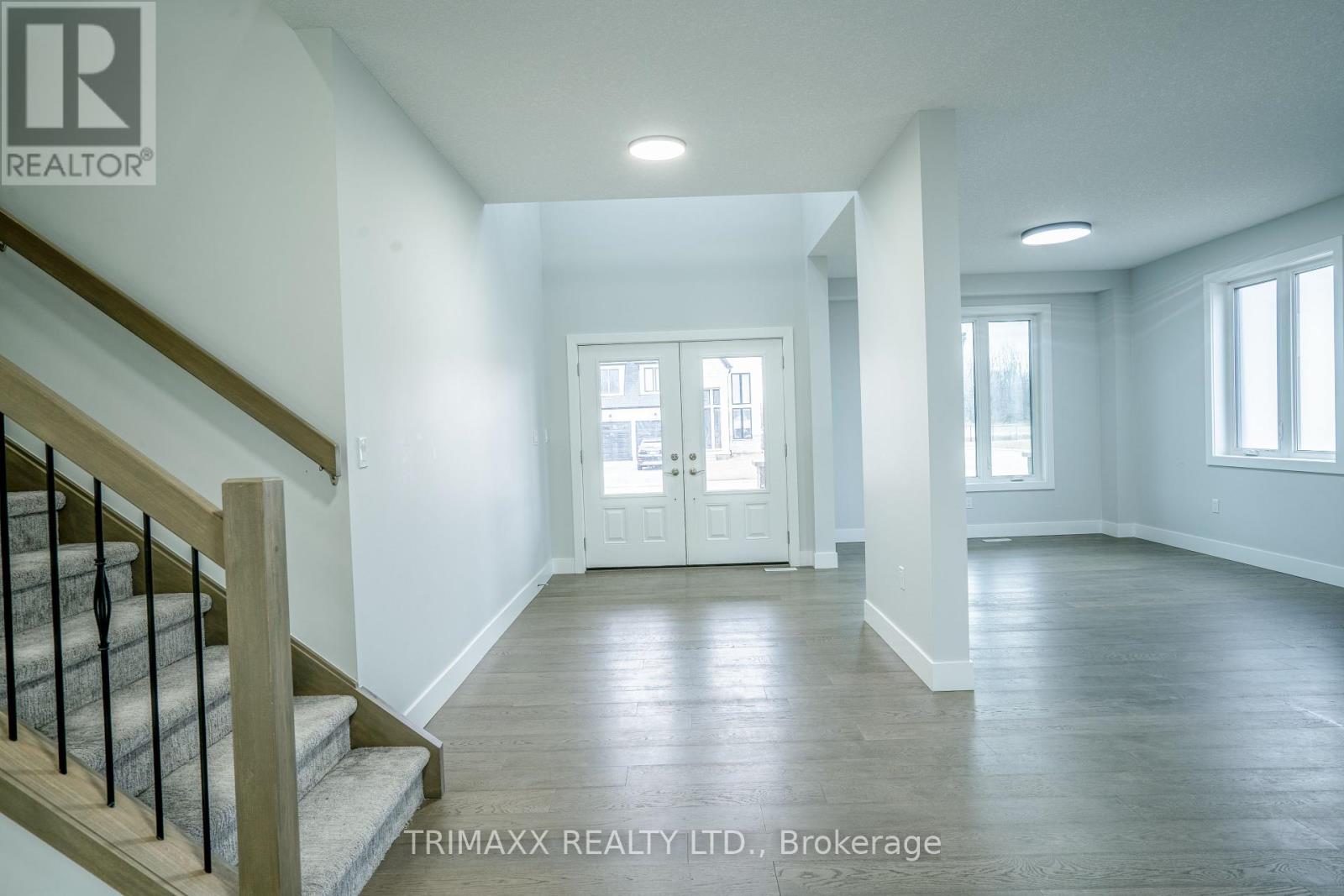 188 Foxborough Place, Thames Centre, Ontario  N0M 2P0 - Photo 3 - X12457449