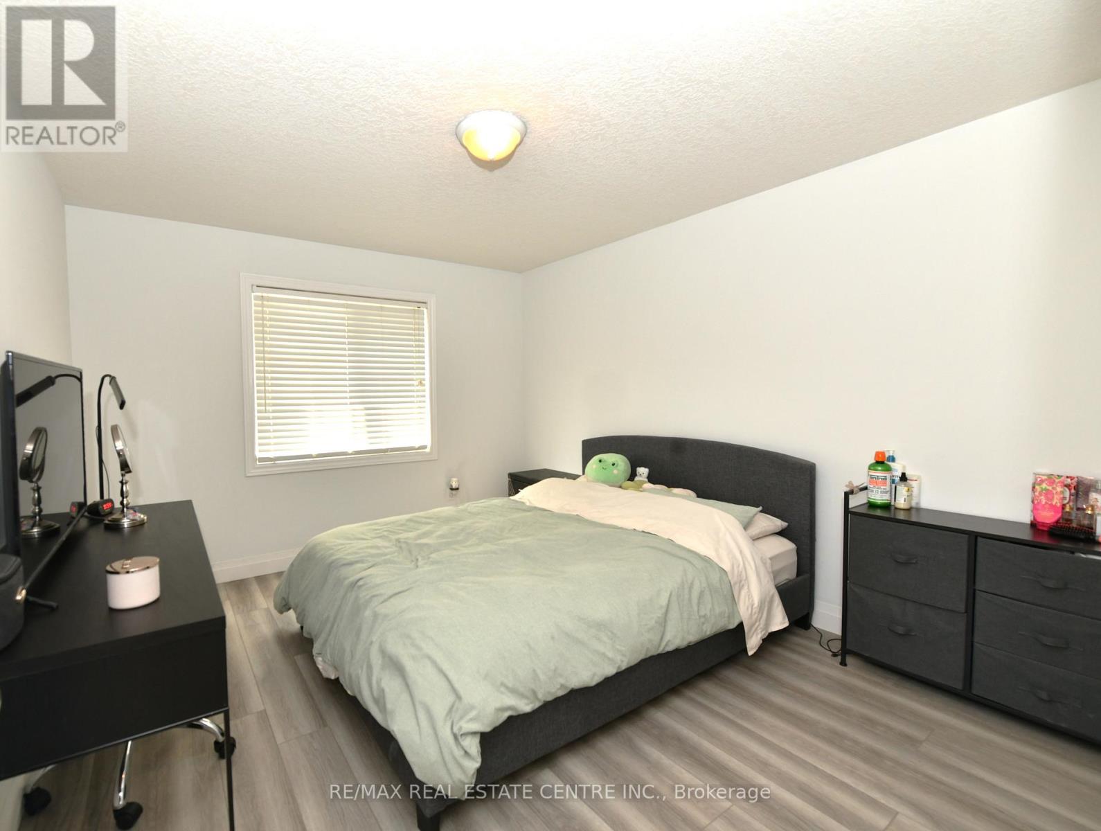 260 Bridlewreath Street, Kitchener, Ontario  N2E 4B4 - Photo 15 - X12457465
