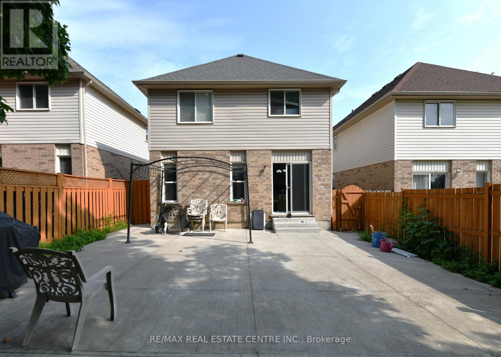 260 Bridlewreath Street, Kitchener, Ontario  N2E 4B4 - Photo 22 - X12457465