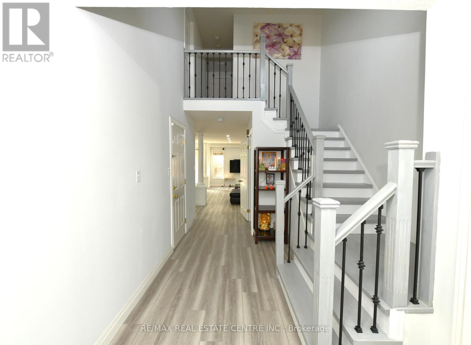 260 Bridlewreath Street, Kitchener, Ontario  N2E 4B4 - Photo 3 - X12457465
