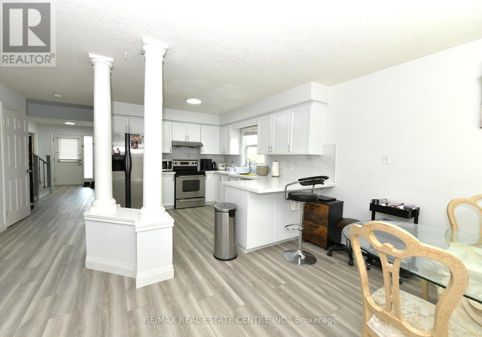 260 Bridlewreath Street, Kitchener, Ontario  N2E 4B4 - Photo 5 - X12457465