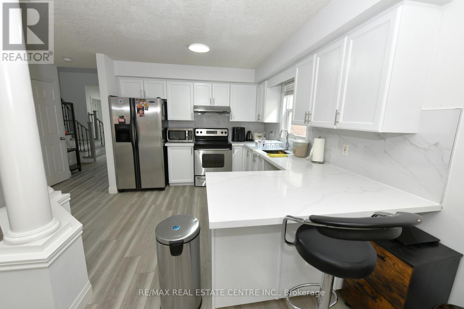 260 Bridlewreath Street, Kitchener, Ontario  N2E 4B4 - Photo 6 - X12457465