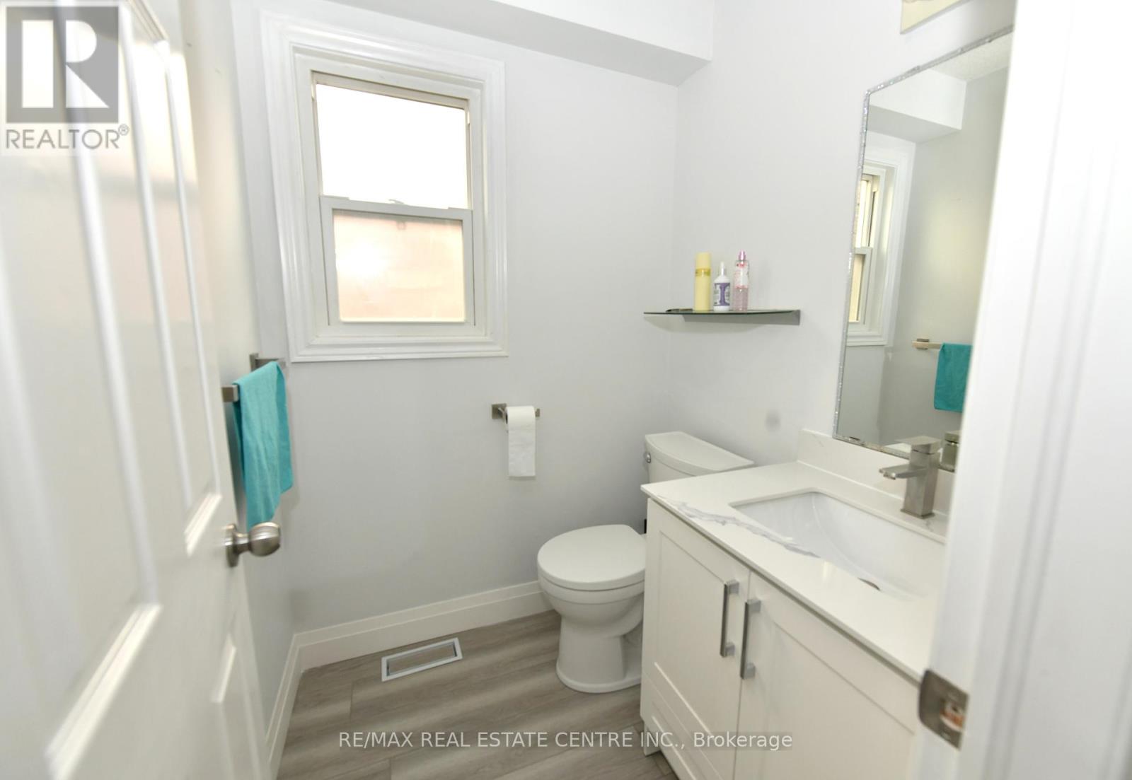 260 Bridlewreath Street, Kitchener, Ontario  N2E 4B4 - Photo 8 - X12457465