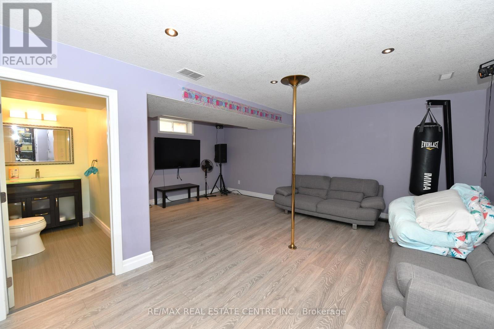 260 Bridlewreath Street, Kitchener, Ontario  N2E 4B4 - Photo 9 - X12457465