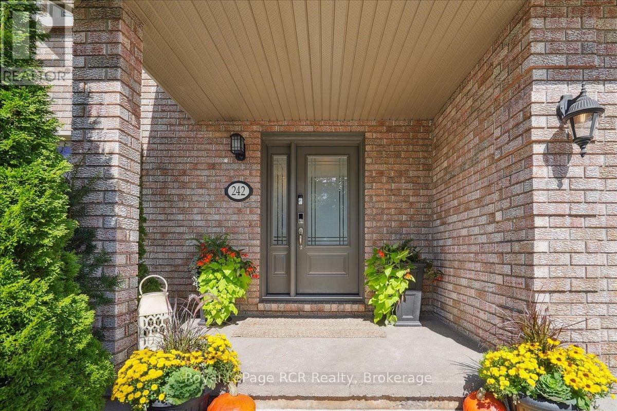 242 1st Street A W, Owen Sound, Ontario  N4K 6R5 - Photo 3 - X12457542