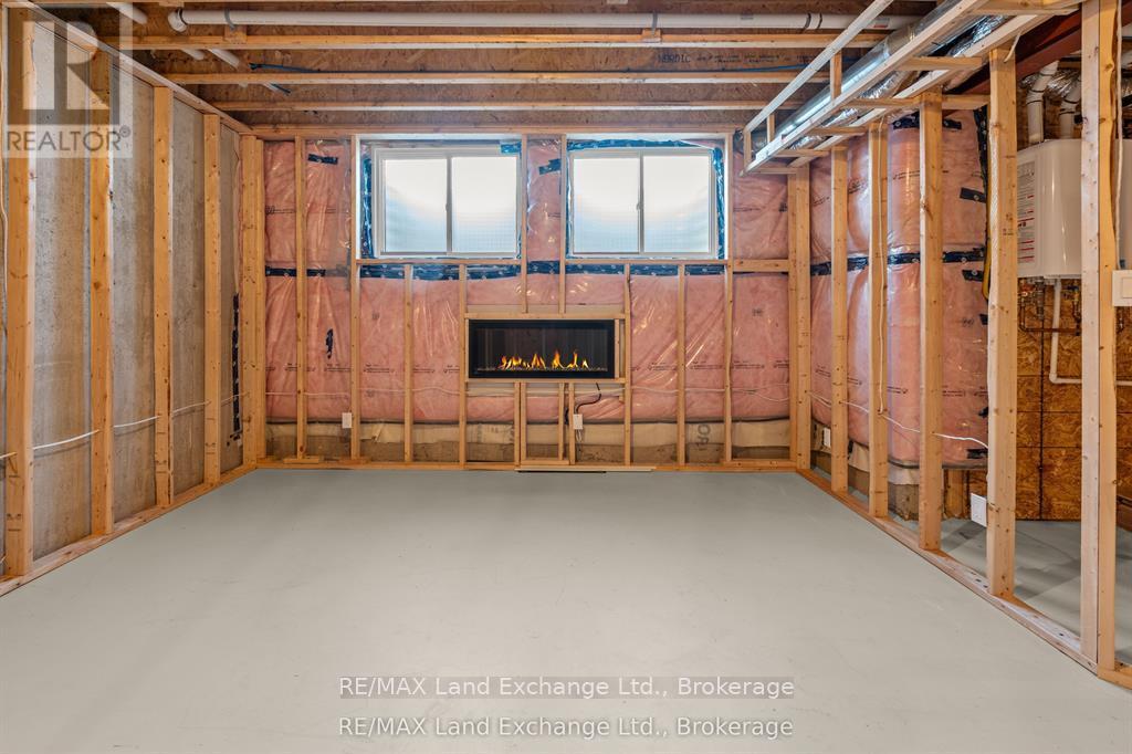 46 Fairway Lane, Saugeen Shores, Ontario  N0H 2C3 - Photo 17 - X12457554