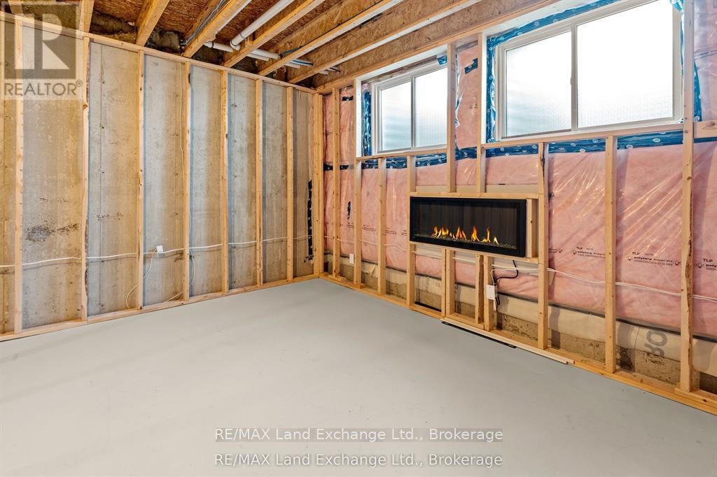 46 Fairway Lane, Saugeen Shores, Ontario  N0H 2C3 - Photo 19 - X12457554