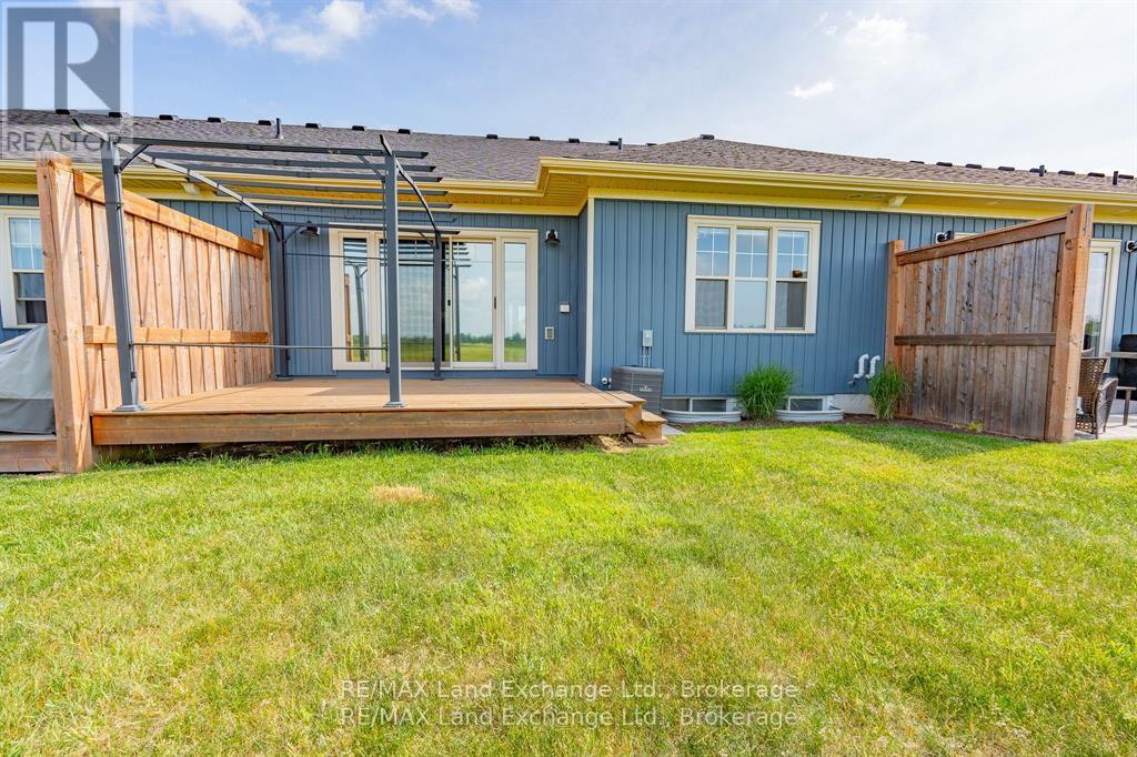 46 Fairway Lane, Saugeen Shores, Ontario  N0H 2C3 - Photo 25 - X12457554