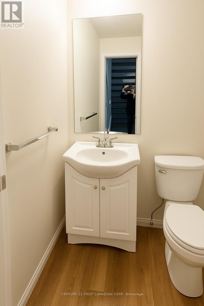 30 - 475 Sandringham Crescent Crescent, London South, Ontario  N6C 5B9 - Photo 10 - X12457591