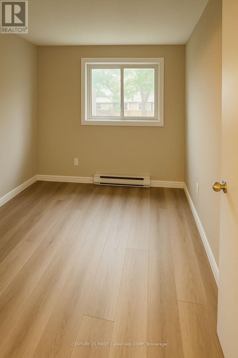 30 - 475 Sandringham Crescent Crescent, London South, Ontario  N6C 5B9 - Photo 6 - X12457591