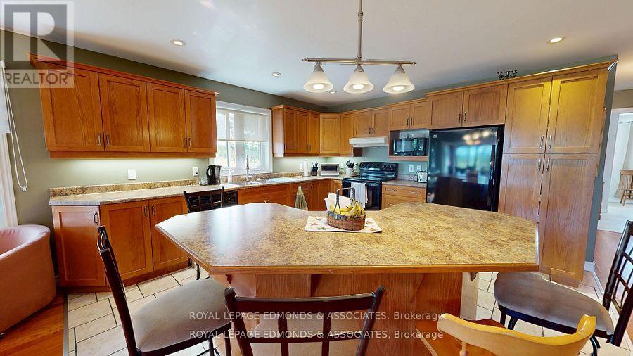 1388 Bromley Line, Whitewater Region, Ontario  K0J 2L0 - Photo 14 - X12457553