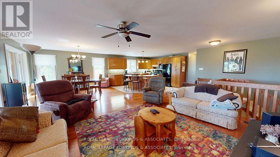 1388 Bromley Line, Whitewater Region, Ontario  K0J 2L0 - Photo 19 - X12457553