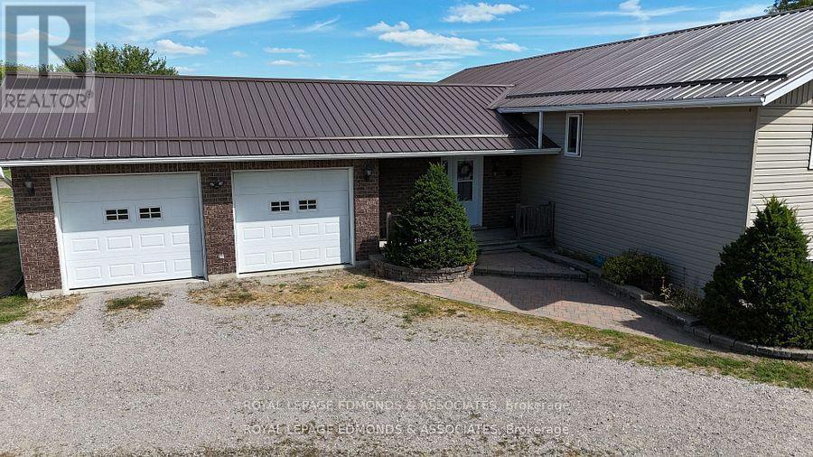 1388 Bromley Line, Whitewater Region, Ontario  K0J 2L0 - Photo 4 - X12457553