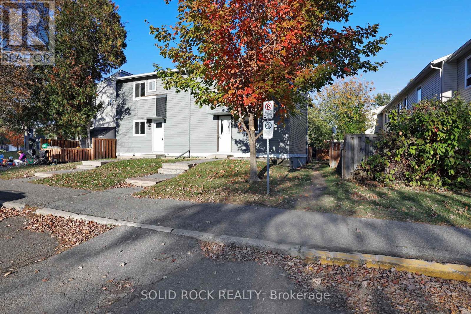 35 Thistledown Court, Ottawa, Ontario  K2J 1J4 - Photo 3 - X12457519