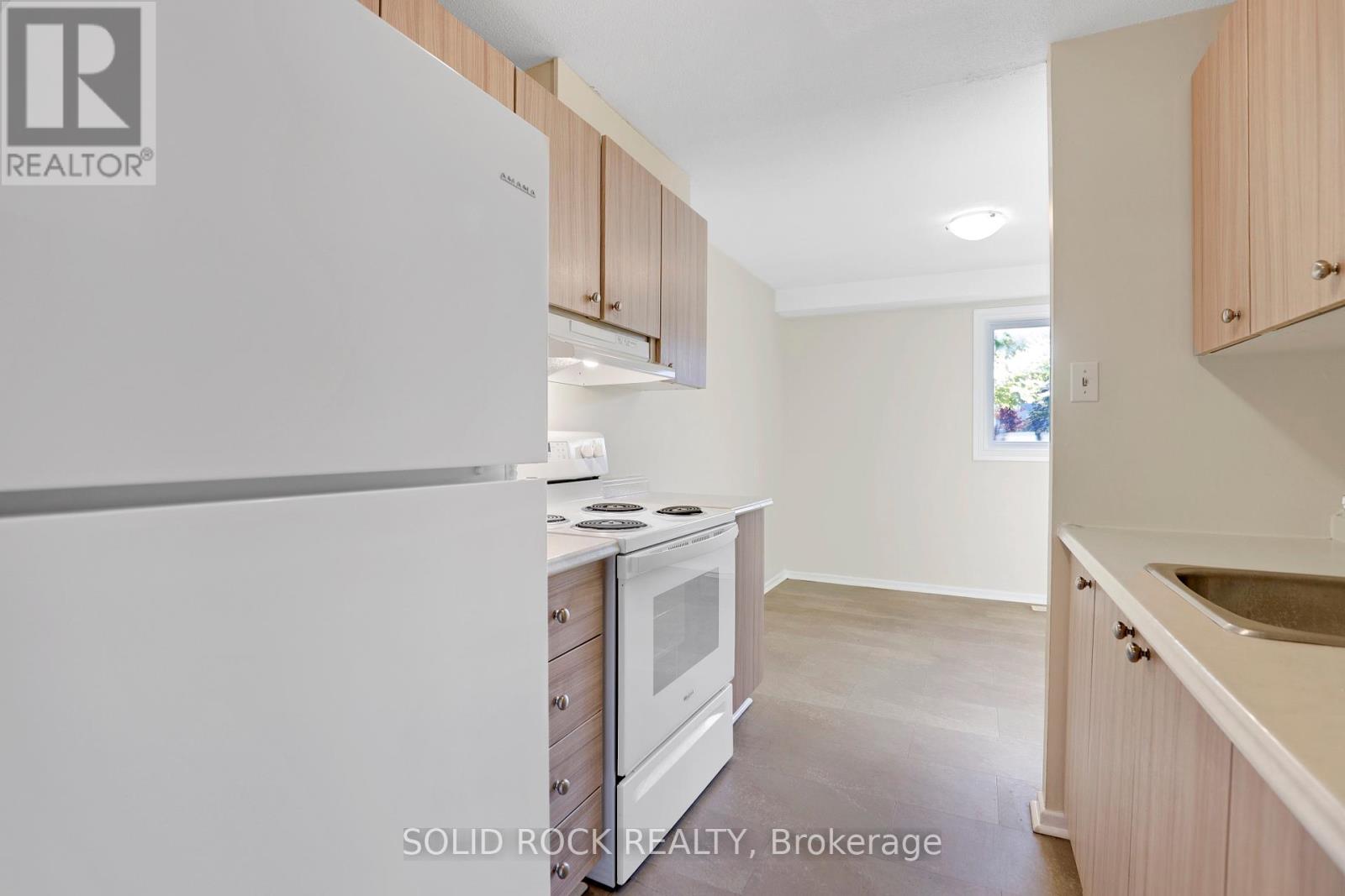 35 Thistledown Court, Ottawa, Ontario  K2J 1J4 - Photo 8 - X12457519