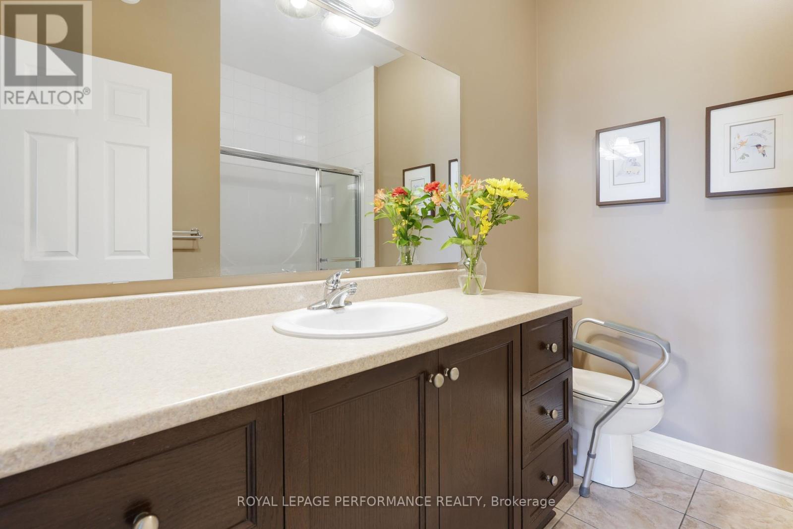 240 Bulrush Crescent, Ottawa, Ontario  K1T 0E6 - Photo 14 - X12457593