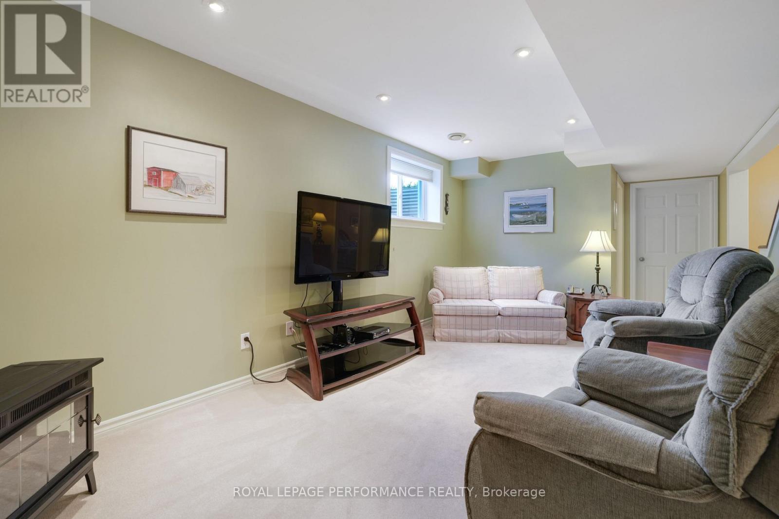 240 Bulrush Crescent, Ottawa, Ontario  K1T 0E6 - Photo 15 - X12457593