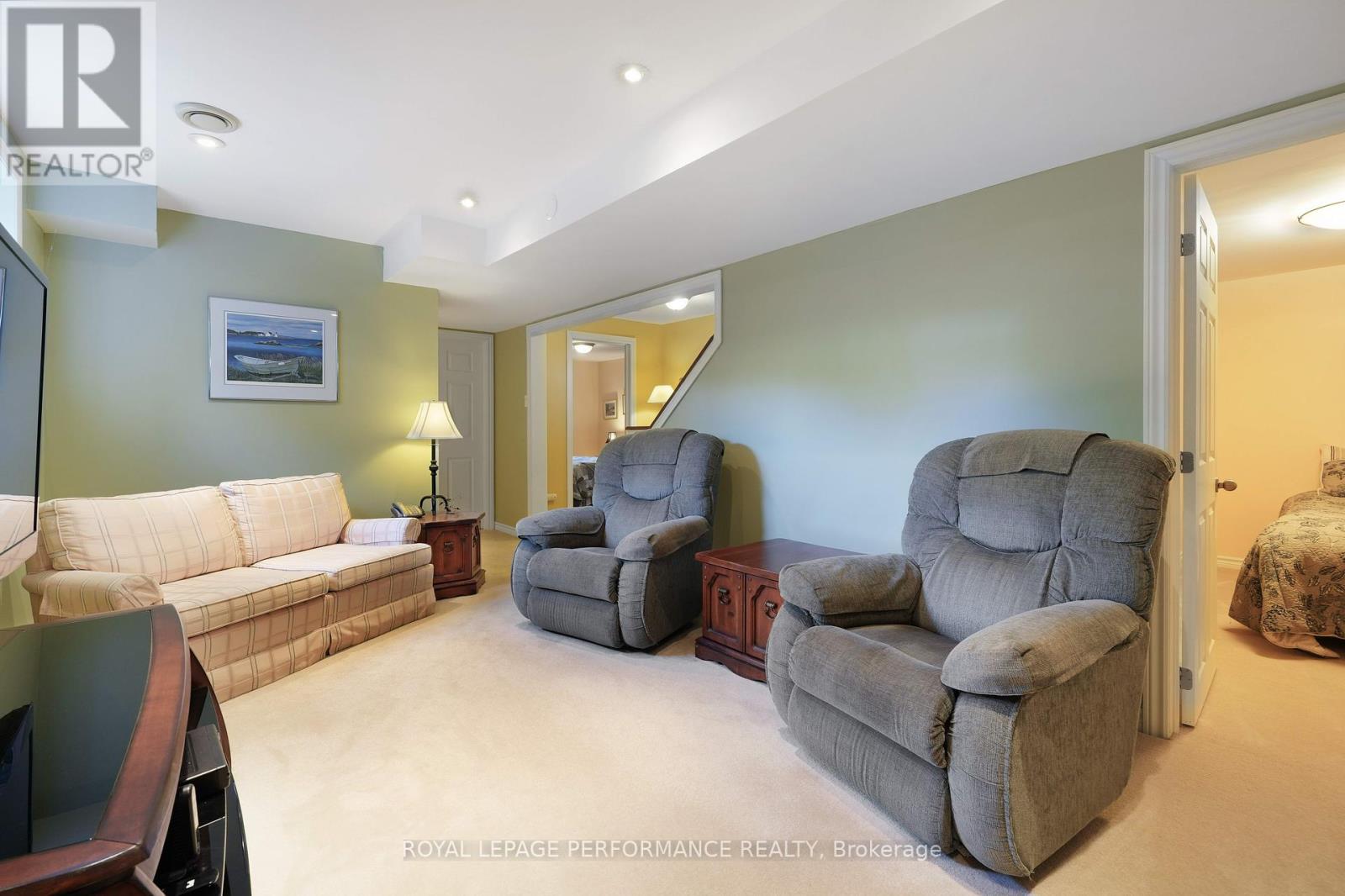 240 Bulrush Crescent, Ottawa, Ontario  K1T 0E6 - Photo 16 - X12457593