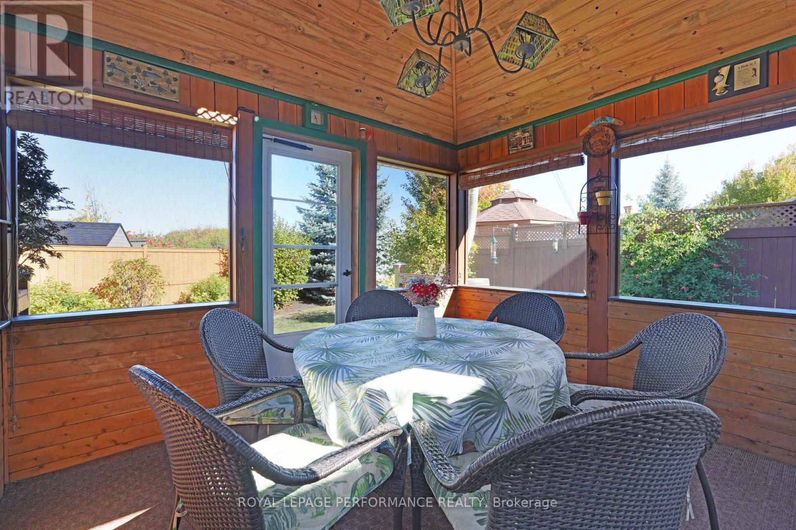 240 Bulrush Crescent, Ottawa, Ontario  K1T 0E6 - Photo 24 - X12457593