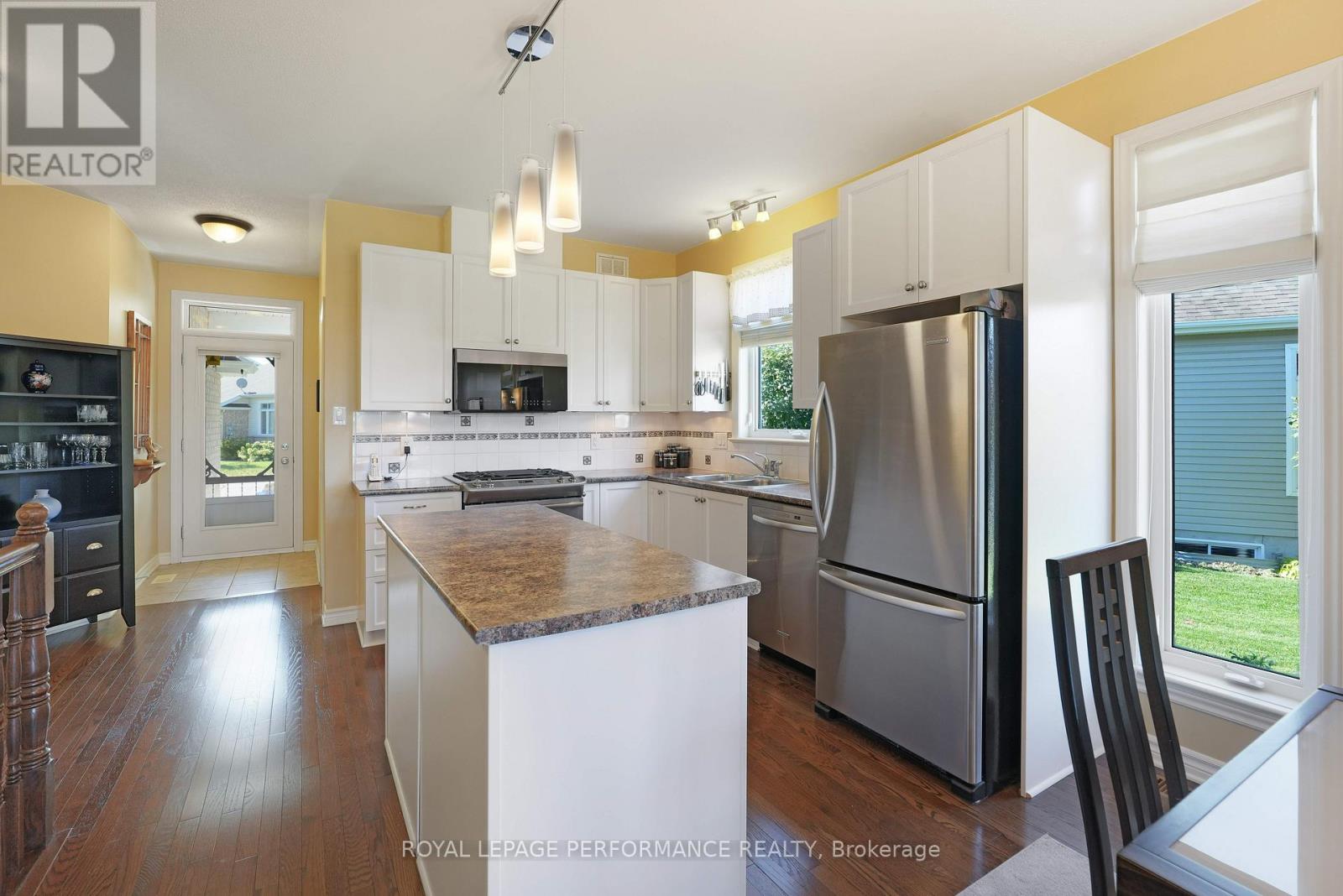 240 Bulrush Crescent, Ottawa, Ontario  K1T 0E6 - Photo 7 - X12457593