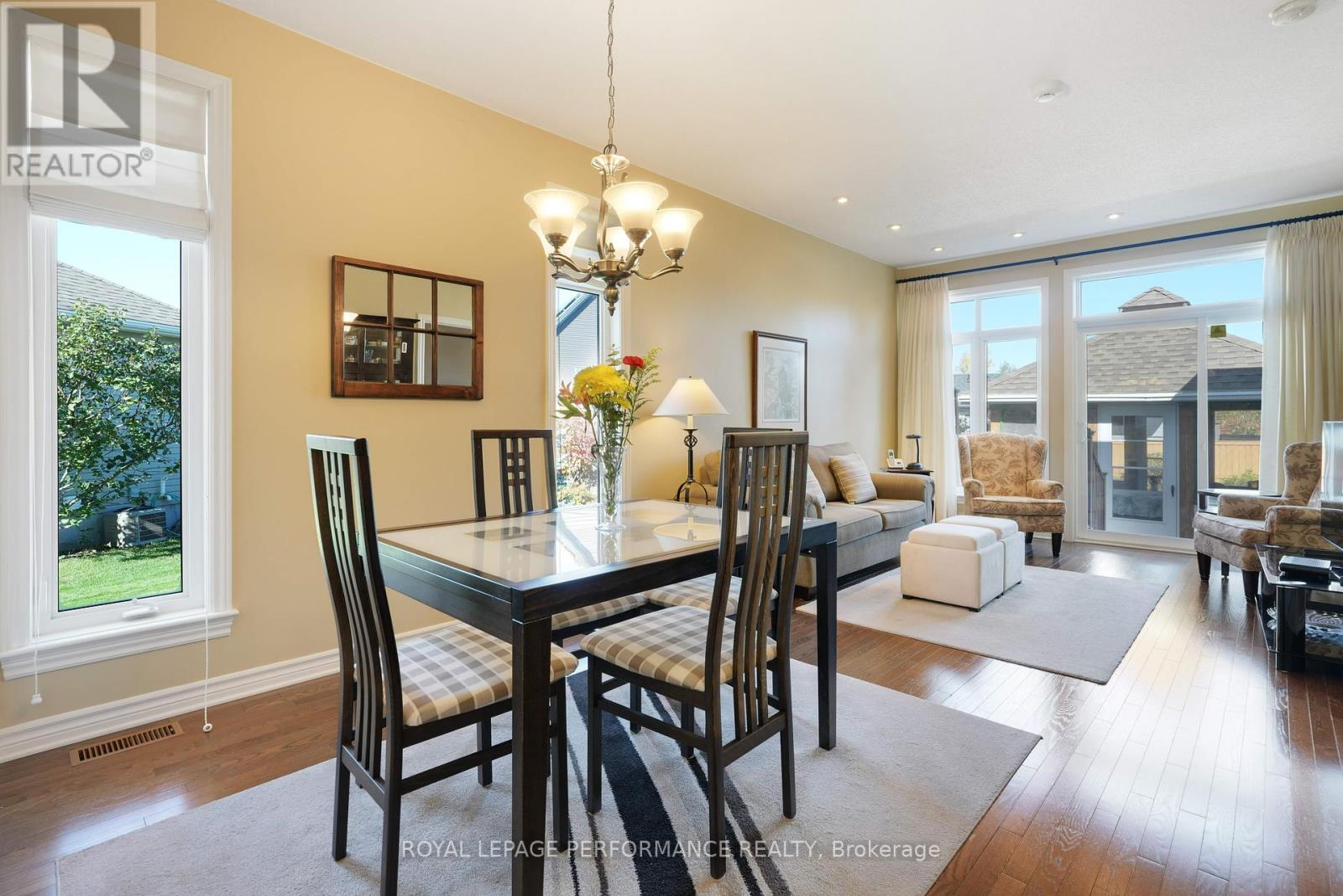 240 Bulrush Crescent, Ottawa, Ontario  K1T 0E6 - Photo 9 - X12457593