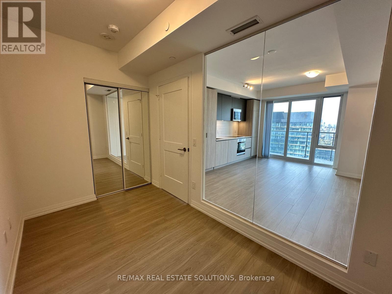 4026 - 28 Widmer Street, Toronto, Ontario  M5V 0T2 - Photo 6 - C12457457
