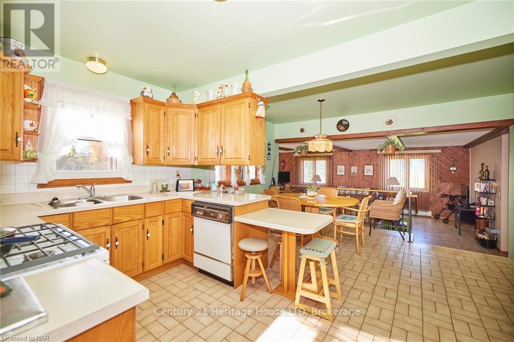 191 Cairns Crescent, Fort Erie, Ontario  L2A 5M4 - Photo 10 - X12457532
