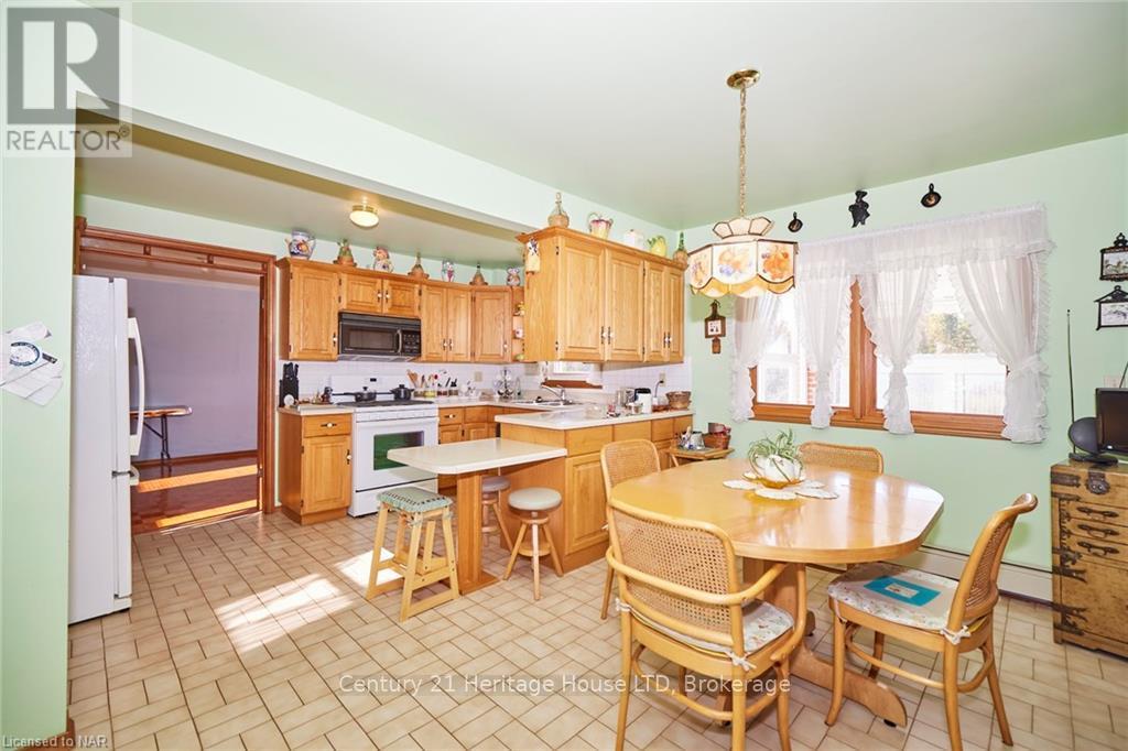 191 Cairns Crescent, Fort Erie, Ontario  L2A 5M4 - Photo 14 - X12457532