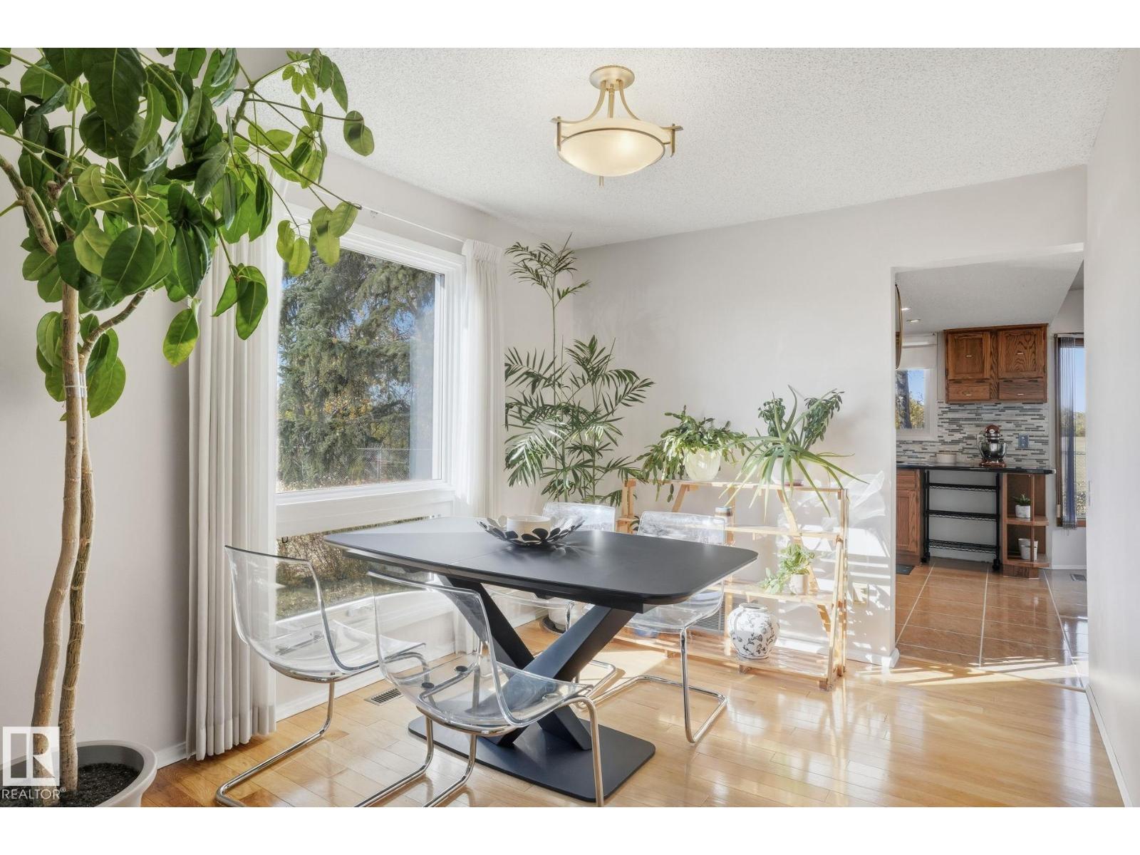 1804 114 St Nw, Edmonton, Alberta  T6J 4V1 - Photo 11 - E4461683