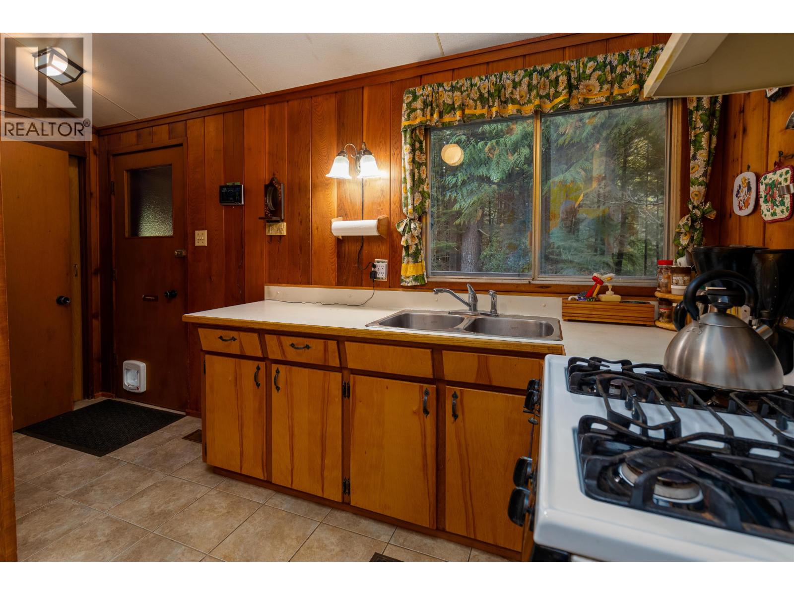2029 Churchill Drive, Terrace, British Columbia  V8G 0E8 - Photo 2 - R3057531