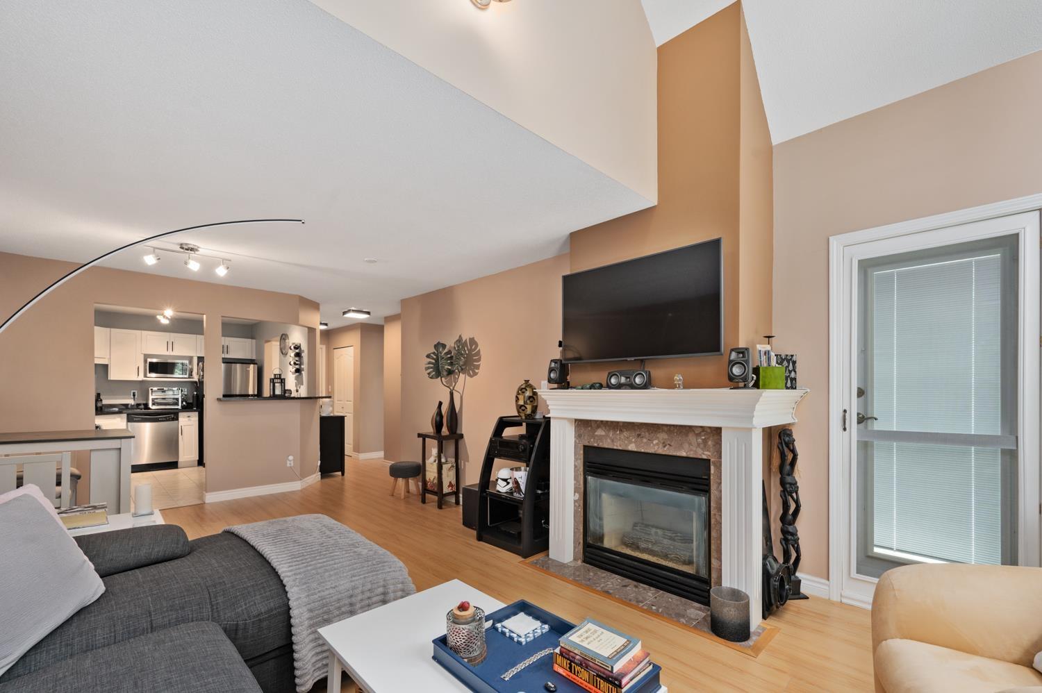 407 33280 E Bourquin Crescent, Abbotsford, British Columbia  V2S 7K2 - Photo 10 - R3057558
