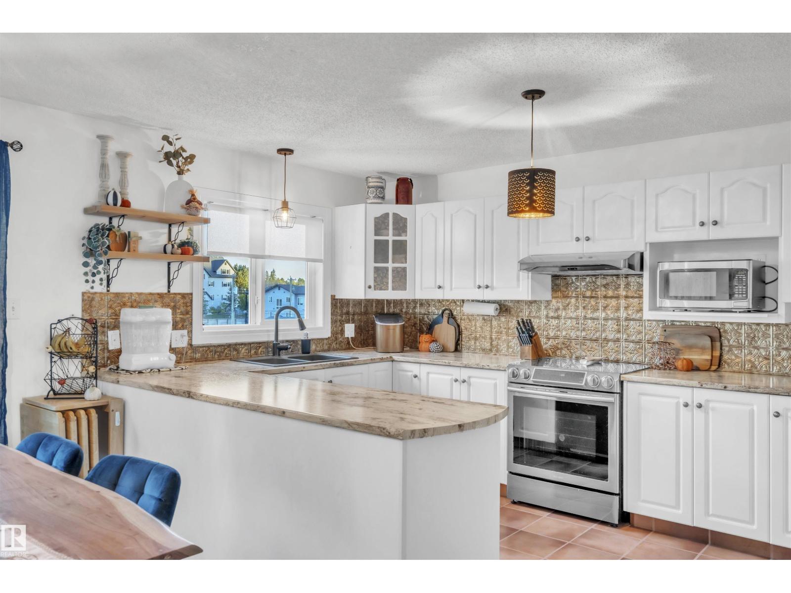 922 12 St, Cold Lake, Alberta  T9M 1K2 - Photo 4 - E4461749