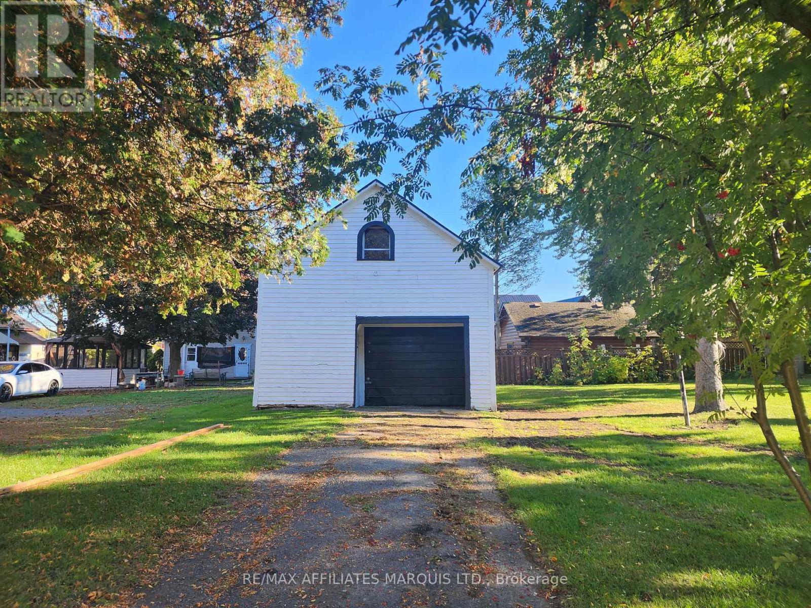 12 Oak Street, South Glengarry, Ontario  K0C 1N0 - Photo 2 - X12457511