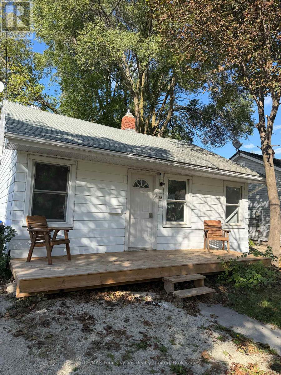 95 Eighth Street, Collingwood, Ontario  L9Y 2C6 - Photo 2 - S12457523