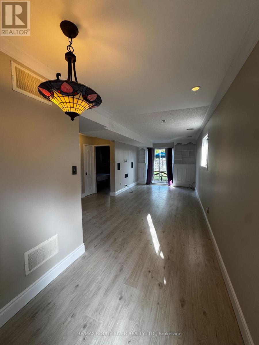 LOWER - 40 FARNCOMB CRESCENT, Clarington, Ontario