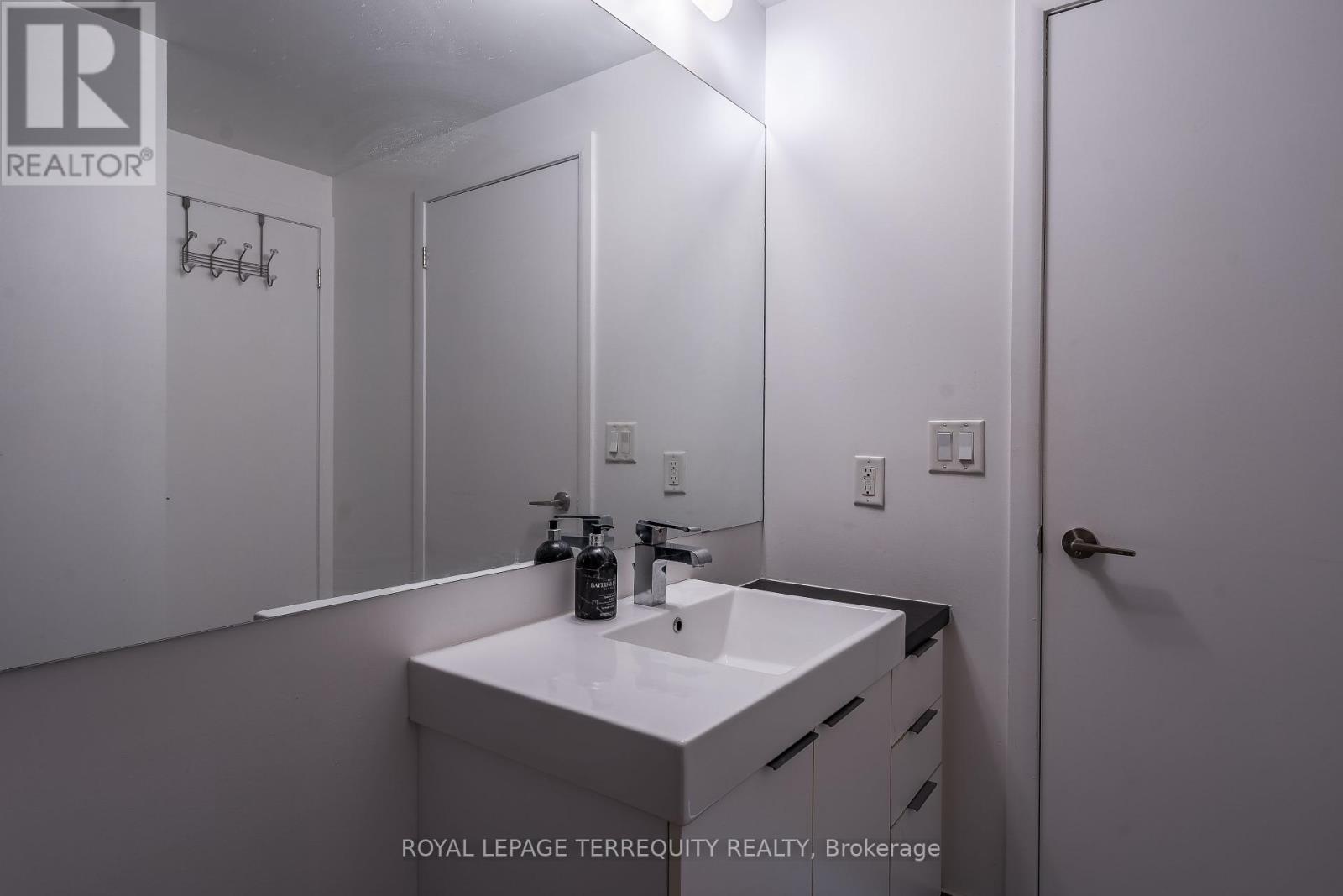 417 - 478 King Street W, Toronto, Ontario  M5V 0A8 - Photo 12 - C12457559