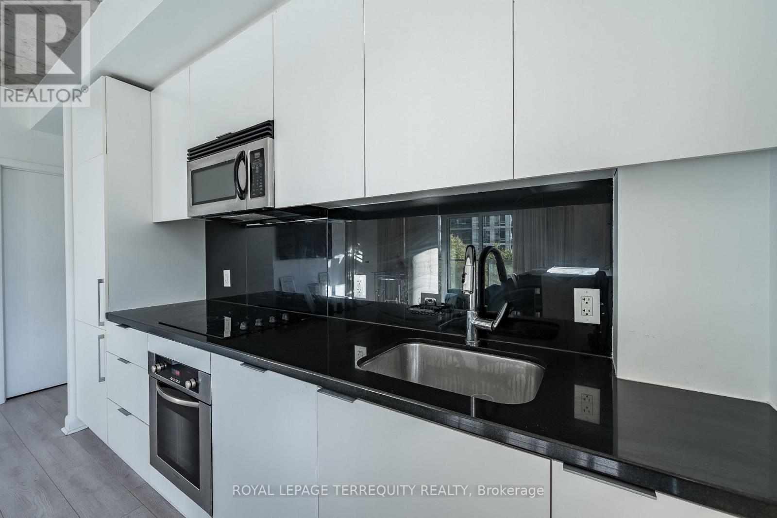 417 - 478 King Street W, Toronto, Ontario  M5V 0A8 - Photo 9 - C12457559