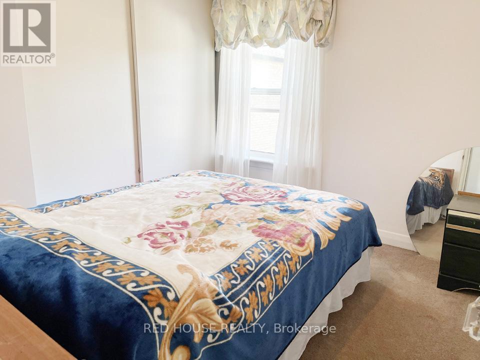 40 North Woodrow Boulevard, Toronto, Ontario  M1K 1W3 - Photo 11 - E12457551