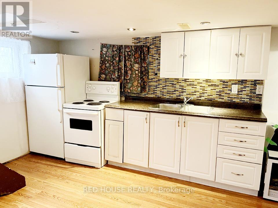 40 North Woodrow Boulevard, Toronto, Ontario  M1K 1W3 - Photo 13 - E12457551