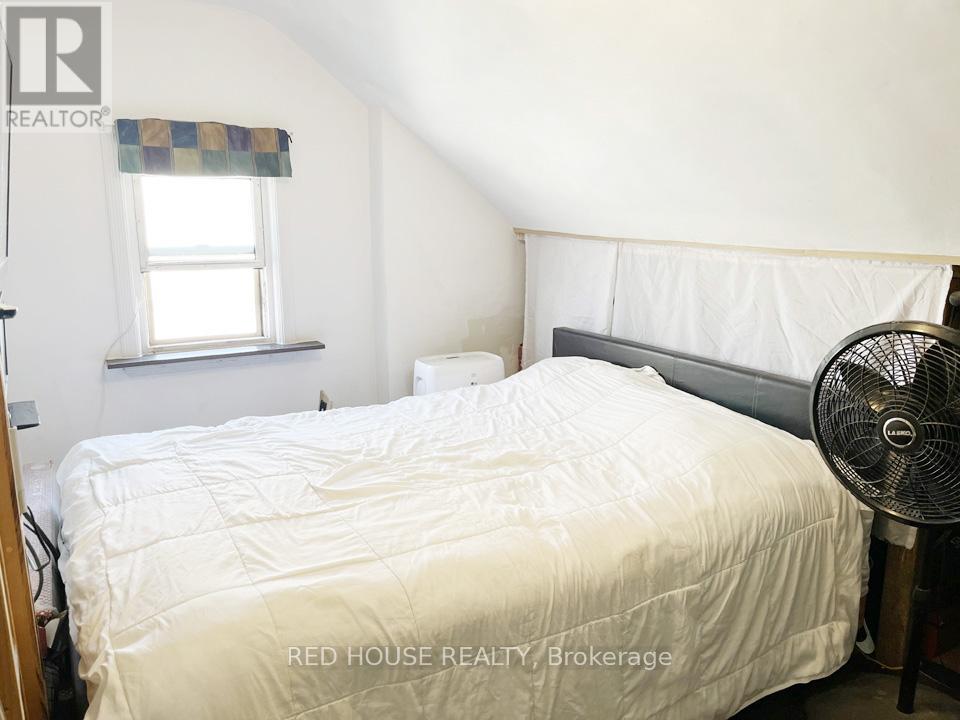 40 North Woodrow Boulevard, Toronto, Ontario  M1K 1W3 - Photo 8 - E12457551