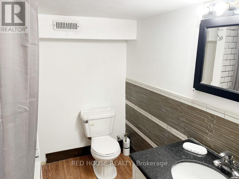 40 North Woodrow Boulevard, Toronto, Ontario  M1K 1W3 - Photo 9 - E12457551