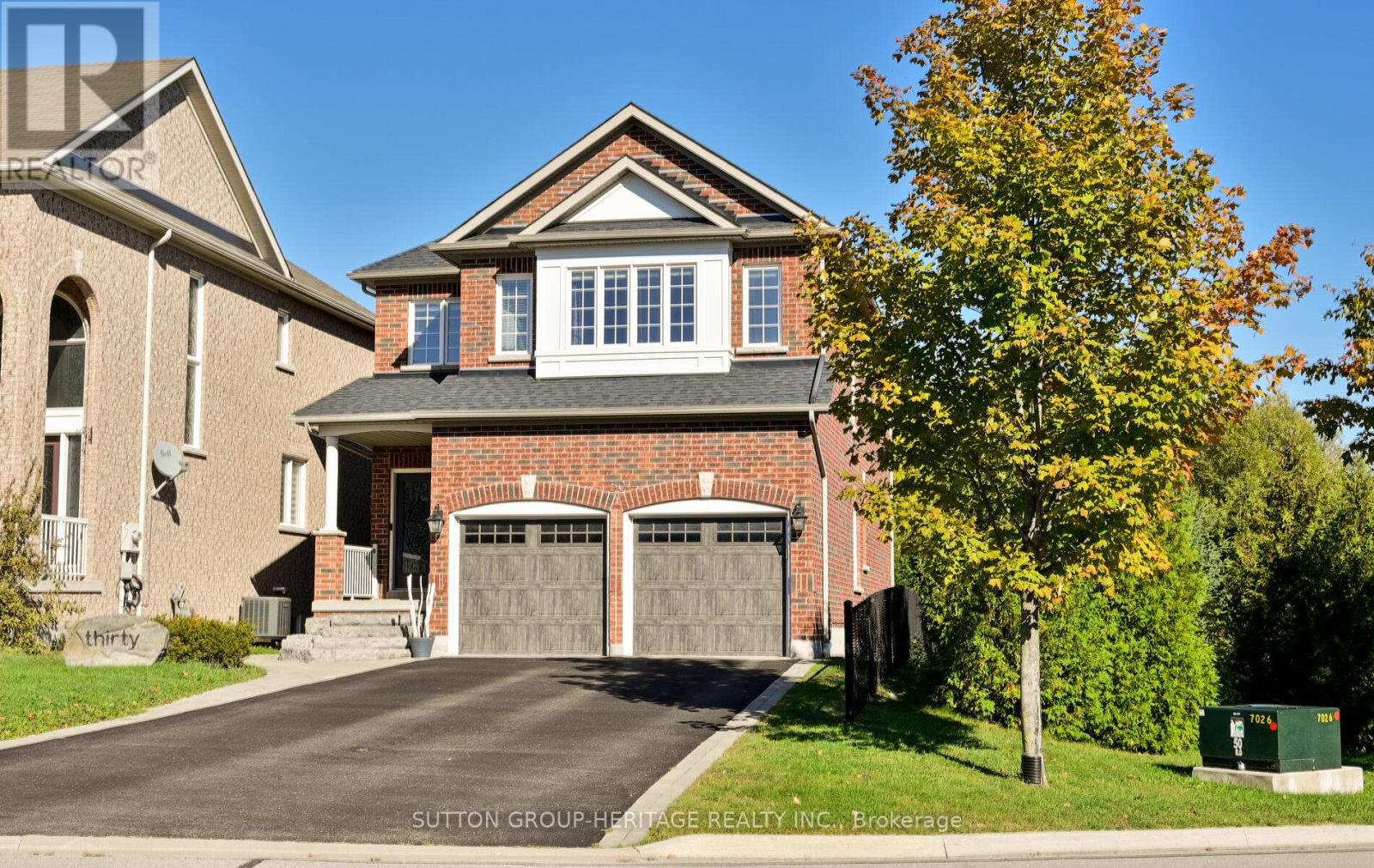 30 BRADFORD COURT, Whitby, Ontario