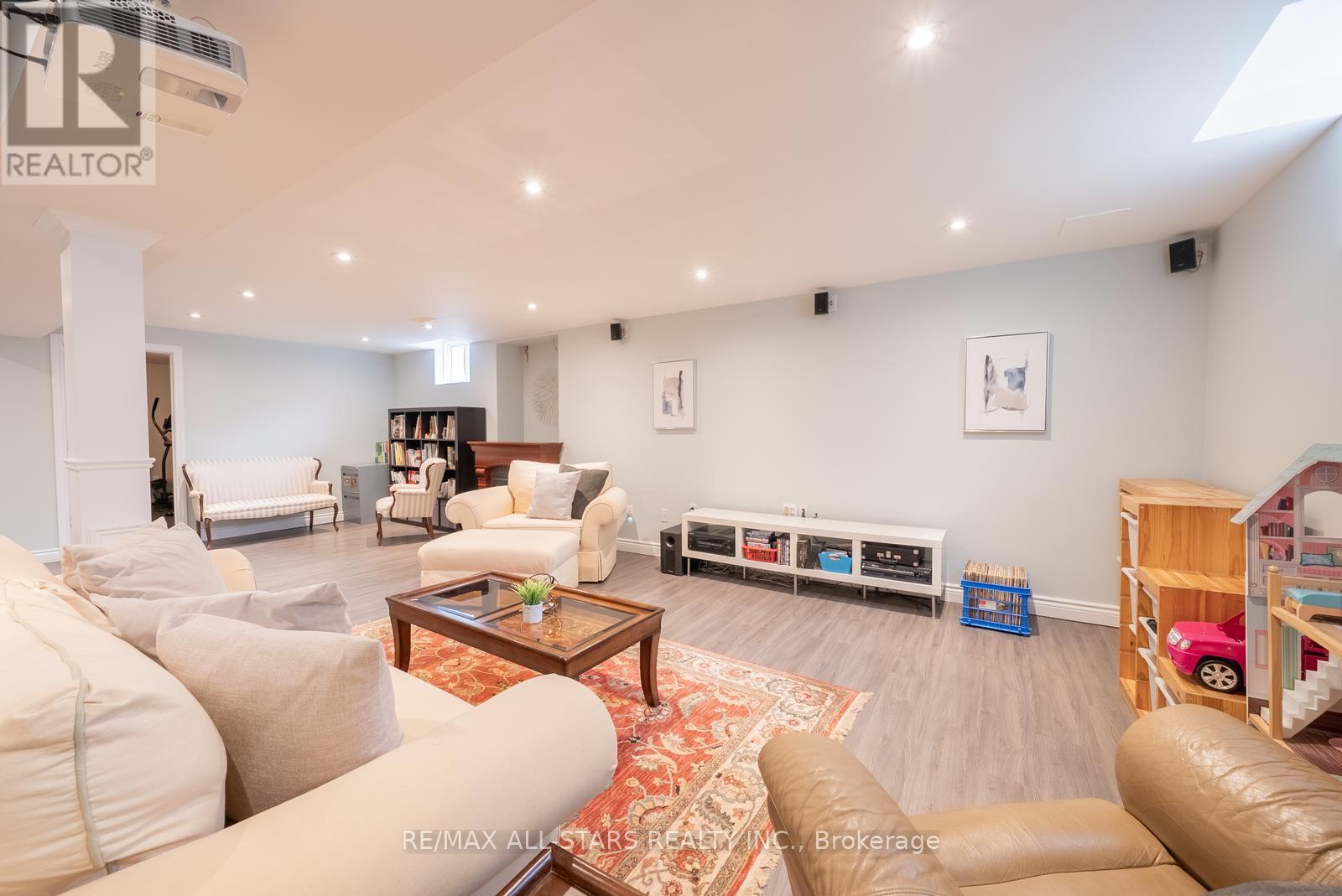 134 Stephensbrook Circle, Whitchurch-Stouffville (Stouffville), Ontario  L4A 0G4 - Photo 42 - N12422774