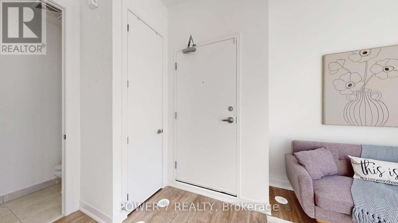 1009 - 14 David Eyer Road, Richmond Hill, Ontario  L4S 0N4 - Photo 12 - N12457503
